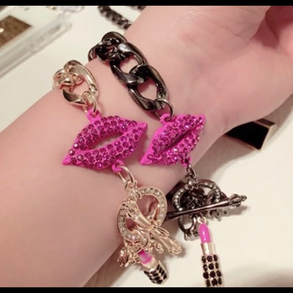 Gold lipstick charm bracelet